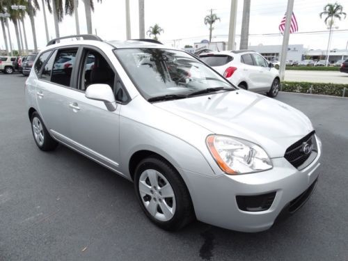 2009 kia rondo crossover - sporty silver 5 pass pwr pk ac cruise automatic 4-doo