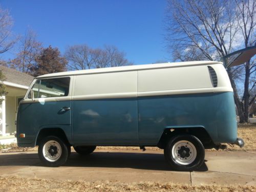 1969 VW Bay Window Panel Delivery Bus, image 4