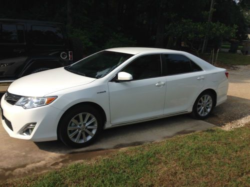 White camry hybrid