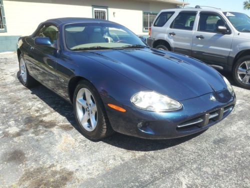 2000 jaguar xk8 base convertible 2-door 4.0l