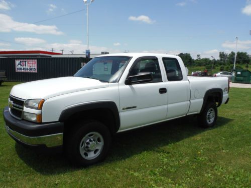 2006 chev hd2500 xcab 4x4 sht bed 1 owner excellent condition lease turn in