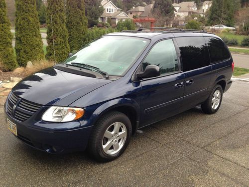 2005 dodge grand caravan sxt mini passenger van 4-door 3.8l