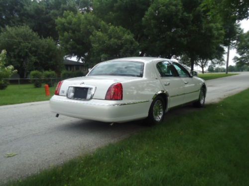 2000 Lincoln Town Car Cartier Sedan 4-Door 4.6L, image 6