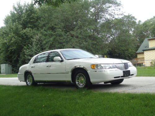 2000 Lincoln Town Car Cartier Sedan 4-Door 4.6L, image 11