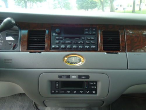 2000 Lincoln Town Car Cartier Sedan 4-Door 4.6L, image 16