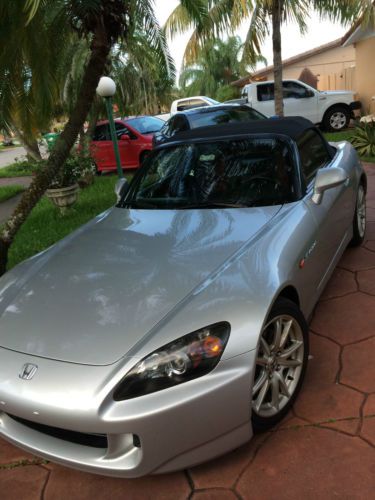 2005 honda s2000 base convertible 2-door 2.2l