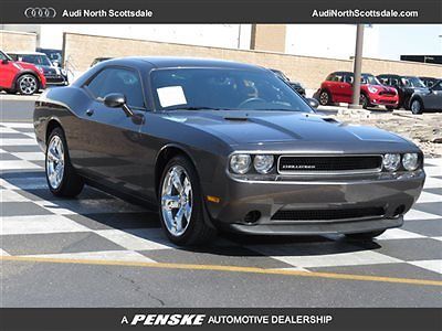 2013 dodge challenger sxt v6  automatic 17 k miles factory warranty financing