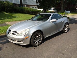 2005 Mercedes-Benz SLK350 Base Convertible 2-Door 3.5L, image 17