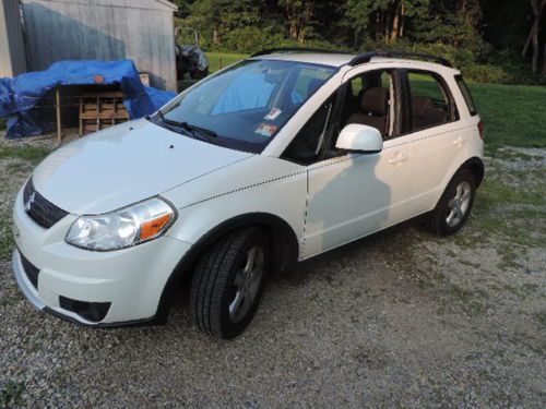 2008 suzuki sx4, no reserve, all wheel drive, looks and runs great,