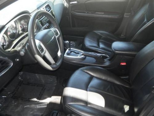 2013 chrysler 200 limited