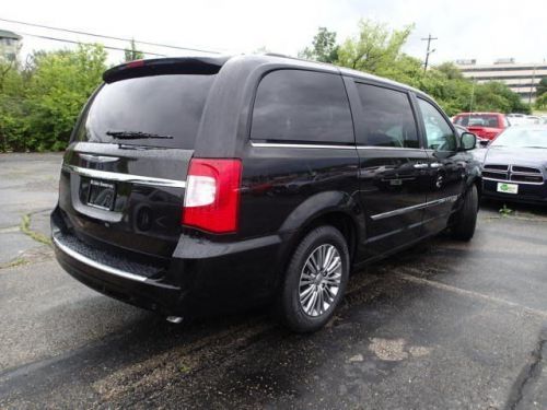 2014 chrysler town & country