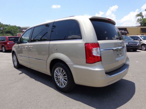 2014 chrysler town & country touring-l