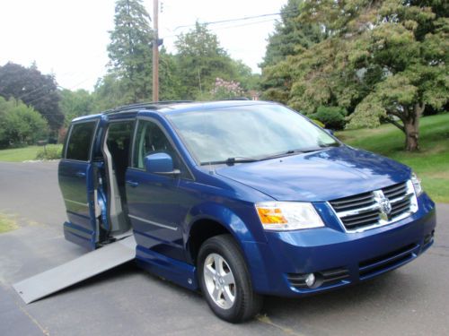 2010 dodge grand caravan wheelchair van  accessible handicap clean,nice!!