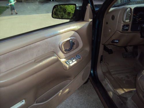 1995 GMC K2500 4X4 Suburban SLT Sport Utility 4-Door 6.5L - DIESEL -, image 11