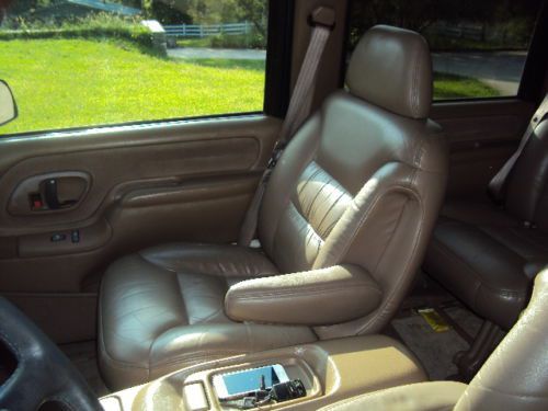 1995 GMC K2500 4X4 Suburban SLT Sport Utility 4-Door 6.5L - DIESEL -, image 15