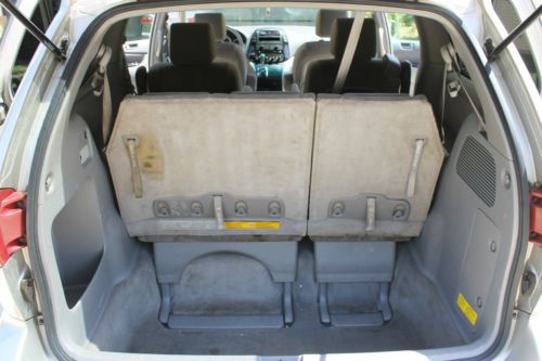 2005 Toyota Sienna LE Minivan.  Seats 7., image 10
