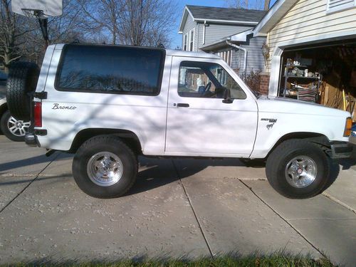 1989 ford bronco ii xl sport utility 2-door 2.9l
