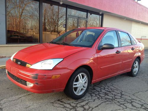 2001ford focus se 4door auto,gas saver ,looks and runs great !