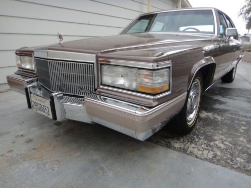 Low miles 21k!!!  1990 cadillac brougham 5.7! ****no reserve!!!!!!