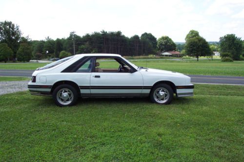 1984 mercury capri rs 5.0,5 speed, 4 bbl.carb.hatchback (3door) white
