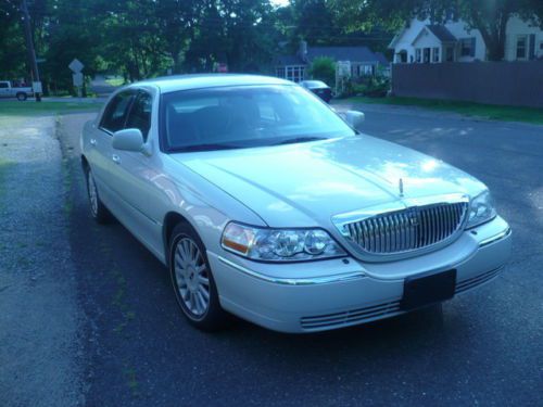 2005 lincoln town car signature sedan 4-door 4.6l