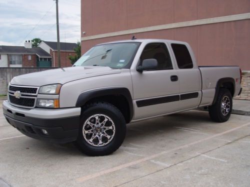 Z71 4x4 extended cab bose sys. cd towing hitch brand new tires clean carfax