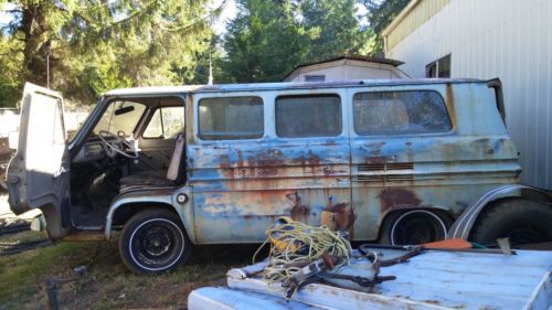 Corvair greenbriar van 1963 - with title