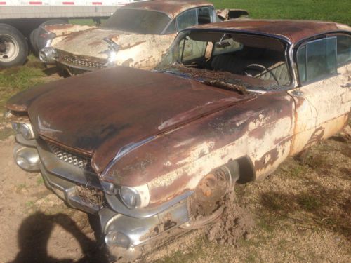 1959 CADILLAC 4 PARTS CARS. LOOK CALL WITH QUESTIONS, image 3