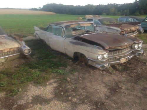 1959 CADILLAC 4 PARTS CARS. LOOK CALL WITH QUESTIONS, image 6