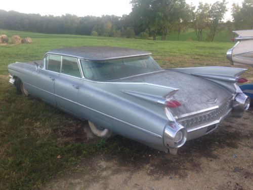 1959 CADILLAC 4 PARTS CARS. LOOK CALL WITH QUESTIONS, image 17
