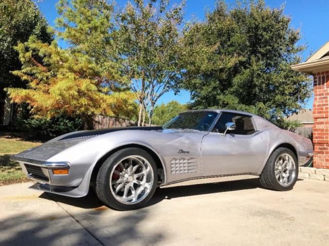 1972 chevrolet corvette t-top