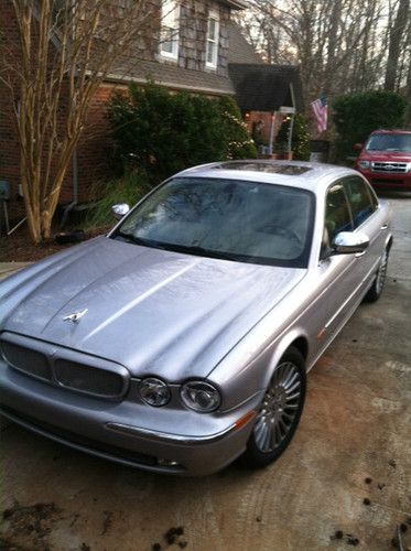 2005 jaguar vanden plas l sedan 4-door 4.2l