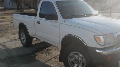 Toyota tacoma reg cab 2000