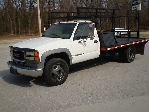 Gmc 3500hd one ton 5 spd turbo diesel flatbed dual