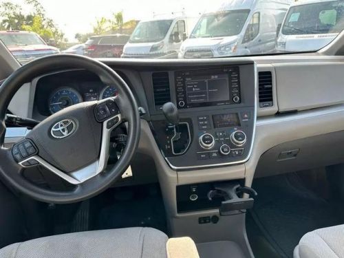 2018 toyota sienna l minivan 4d