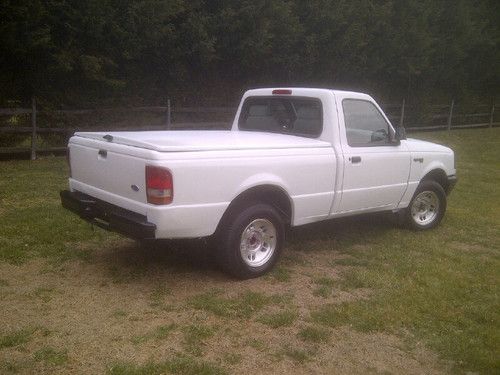 Nice 1995 ford ranger pick up