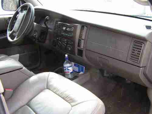 2001 Dodge Durango SLT 4X4 NEW MOTOR with less then 30,000 miles. NEW TIRES,, image 3