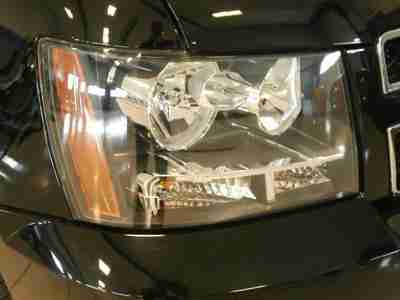 Sunroof Gm Certified 2 DVD Players Leather Heated Seats Blue Tooth 3rd Row, image 8