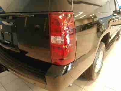 Sunroof Gm Certified 2 DVD Players Leather Heated Seats Blue Tooth 3rd Row, image 11