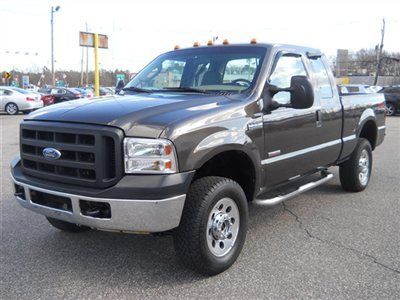 We finance! supercab 4x4 fx4 powerstroke v8 turbo diesel carfax certified!