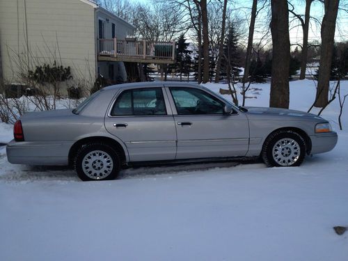 2004 mercury grand marquis with very low 53,000 miles. priced below kbb