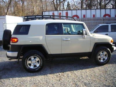 2008 toyota fj cruiser - rebuildable salvage title  ***no reserve***