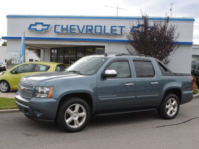 One owner 4wd sunroof chevy avalanche ltz
