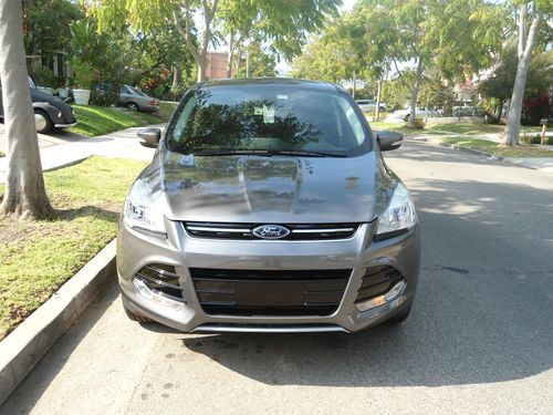 2013 ford escape sel sport utility 4-door 1.6l under factory warranty , like new