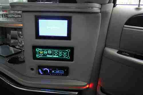 2007 Lincoln Town car 180 inch stretch with a 5th door!, US $32,475.00, image 3