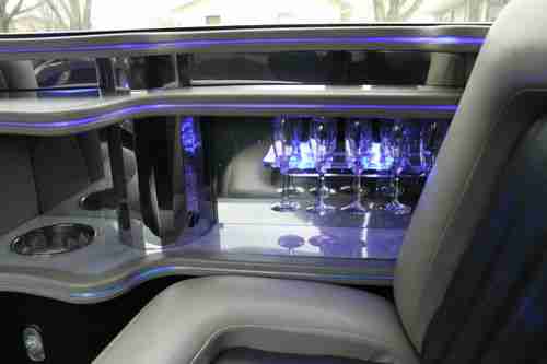 2007 Lincoln Town car 180 inch stretch with a 5th door!, US $32,475.00, image 19