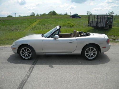 1999 mazda miata base convertible 2-door 1.8l leather 5 spd light hail runs good