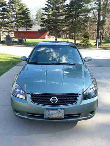 2005 Nissan Altima S Sedan 4-Door 2.5L, image 3