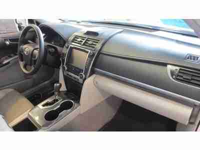 Hybrid LE Hybrid-electric 2.5L CD Front Wheel Drive Power Steering AM/FM Stereo, image 16