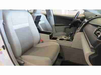 Hybrid LE Hybrid-electric 2.5L CD Front Wheel Drive Power Steering AM/FM Stereo, image 17